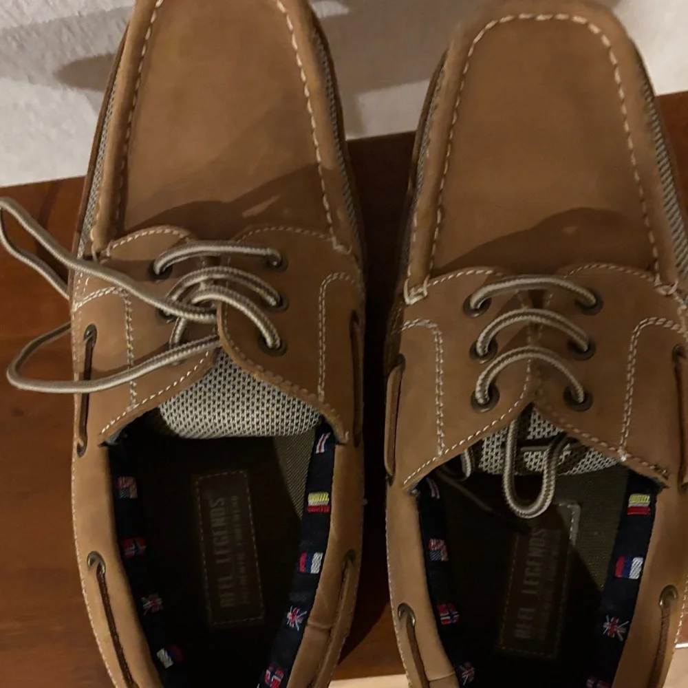 REEL LEGENDS Brown Leather Boat Shoes